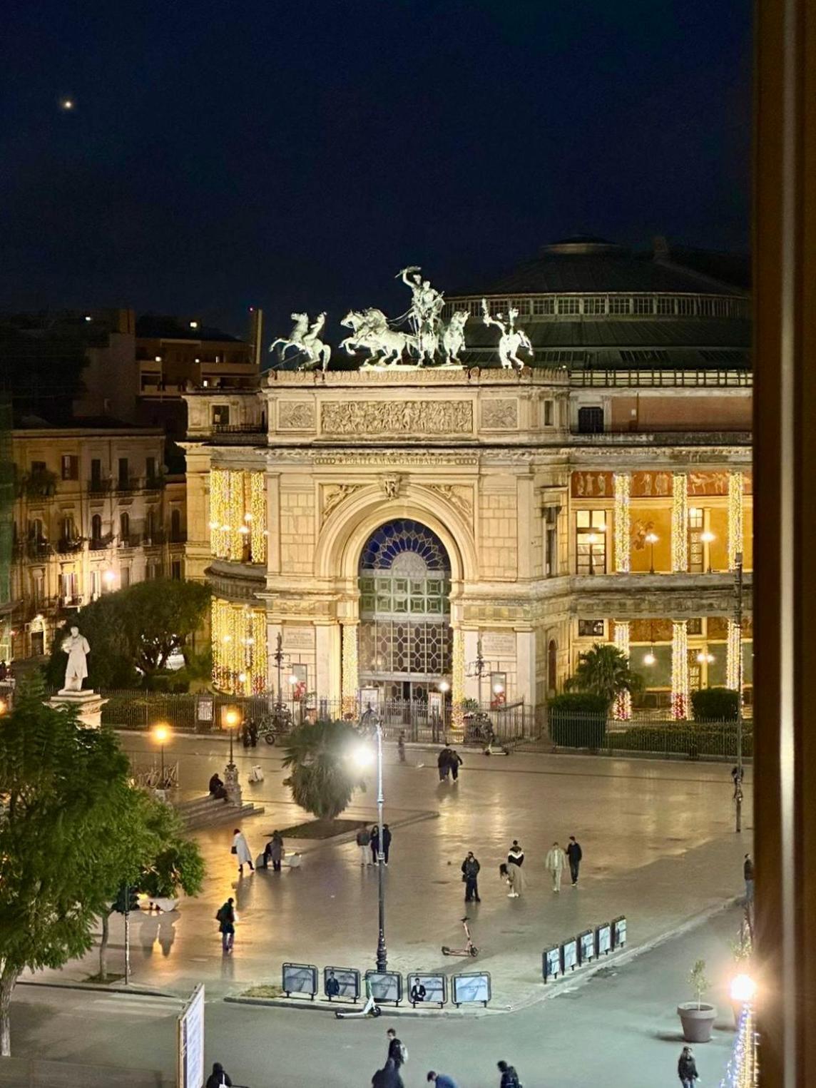 Sabatino Piazza Castelnuovo - Politeama Apartamento *